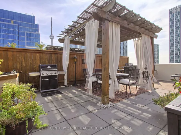 550 Front St W #Penthouse 6, Toronto, ON M5V 3N5