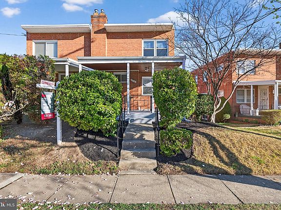 3rd image of 1112 Hamilton St NE
