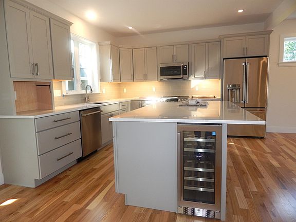 4th image of 60 Summerwind Place #13