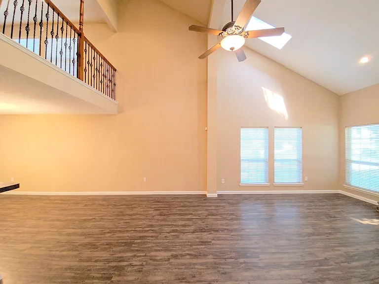 19222 Hikers Trail Dr — Photo 3