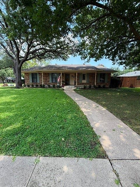 1st image of 1208 N Cottonwood Dr