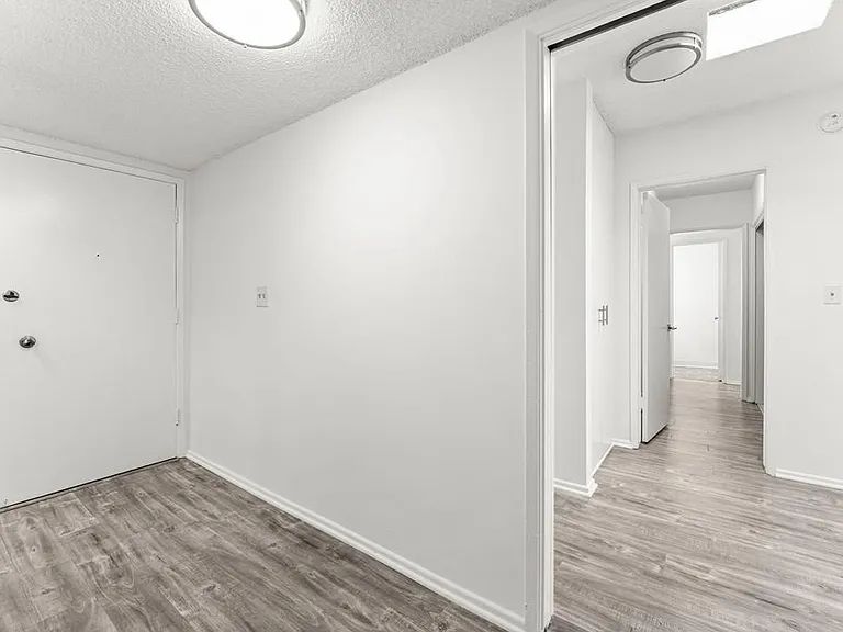 11946 Montana Ave #302 — Photo 16