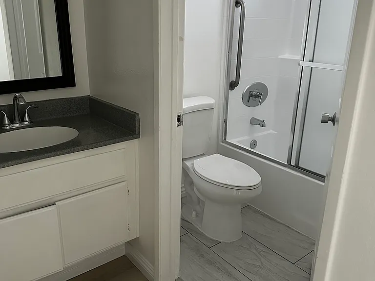 6420 Fulton Ave — Photo 14