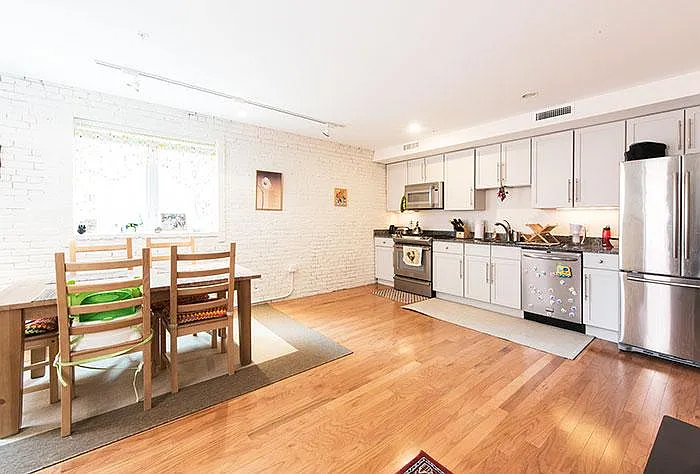 2 bed, 1.5 bath, 1093 sqft, $4,000 — Photo 3