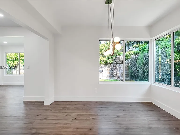 1500 NE 13th Pl — Photo 6