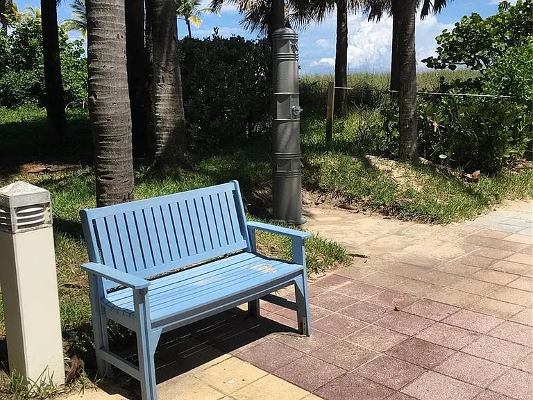 4565 N Ocean Dr — Photo 16
