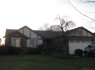 47451 Napoli Ln, Macomb, MI 48044