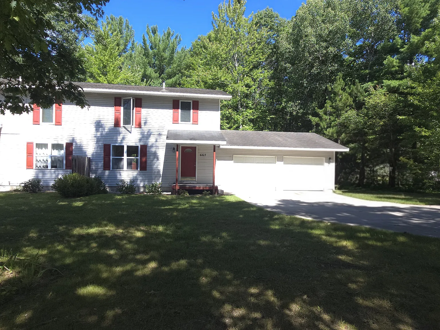 3 bed, 1.5 bath, 1250 sqft, $2,000 — Photo 1