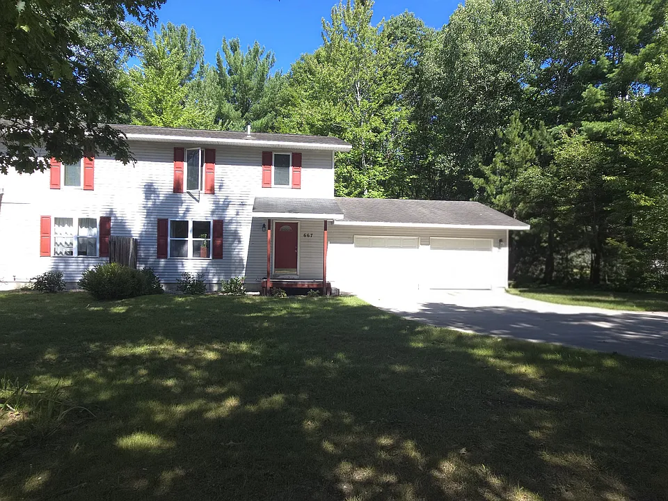 667 County Road 612 NE