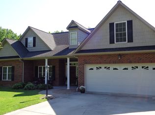 1724 Eden Glen Dr, Dallas, NC 28034