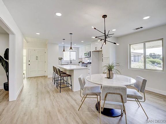 2nd image of 3621 Vista Campana S Unit 33