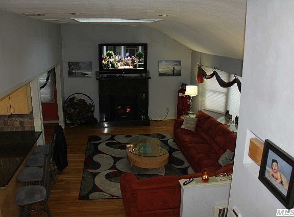 3rd image of 57 Hill Dr