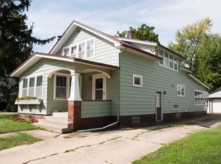 605 5th Ave SW, Independence, IA 50644