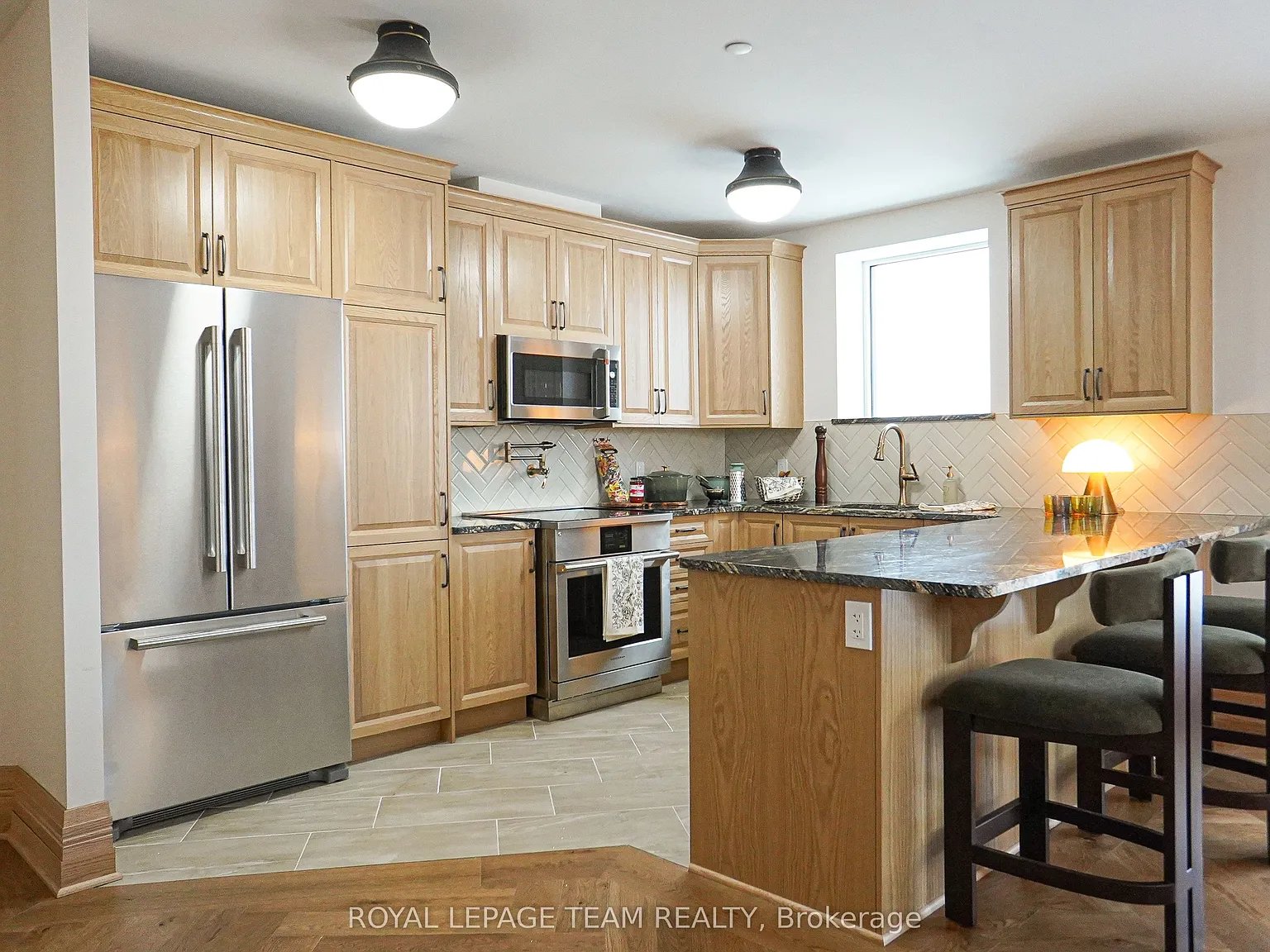 1050 Canadian Shield Ave — Photo 4