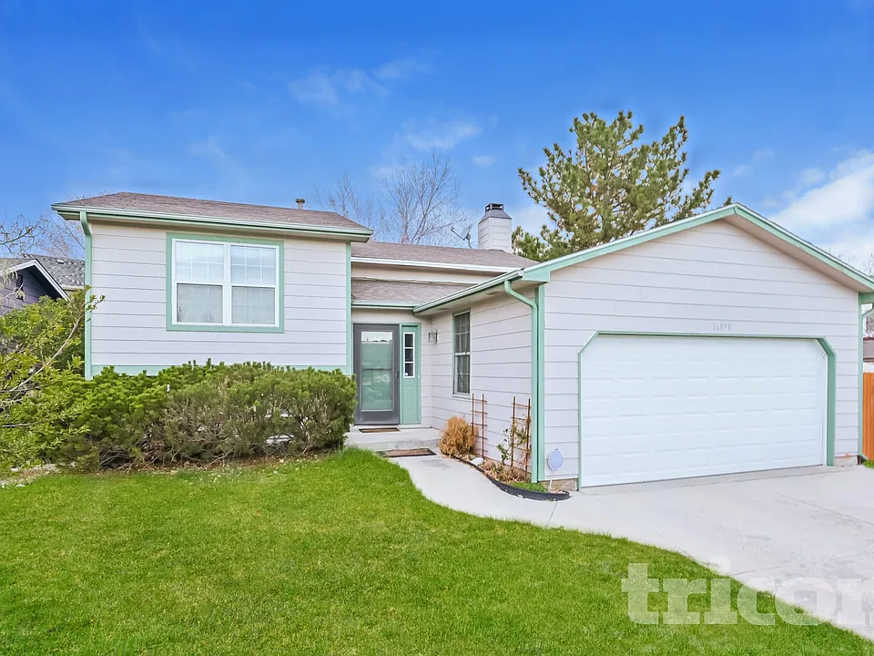 16890 Blue Mist Cir