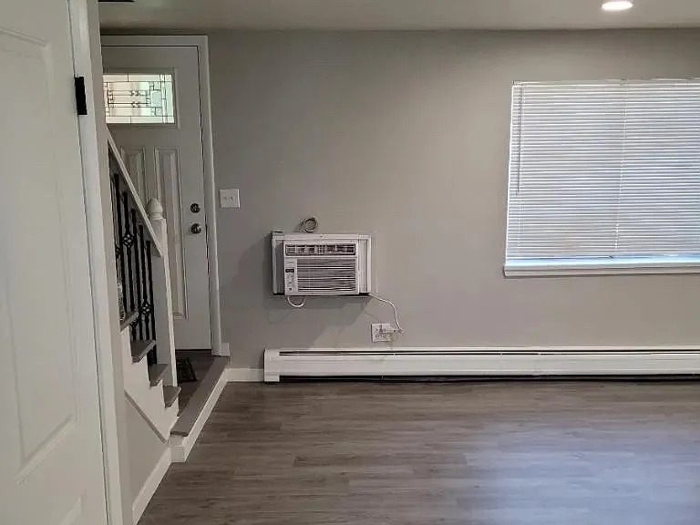 1525 S Holly St #202 — Photo 3