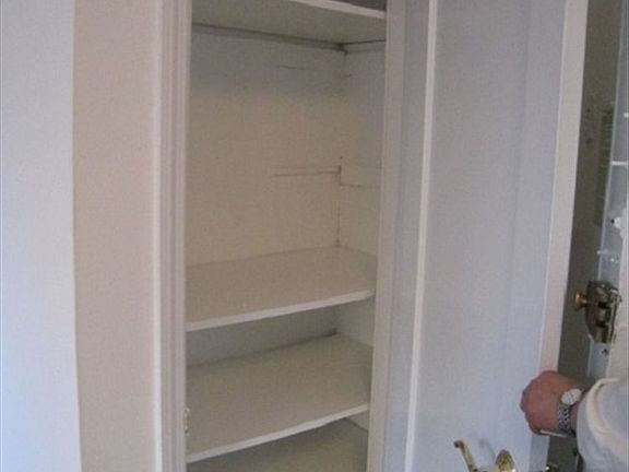 4th image of 567 2nd Ave APT 4