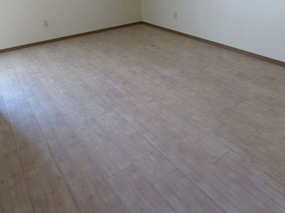 2nd image of 24990 Scenic Dr APT D