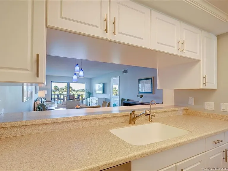 40 NE Plantation Rd #203 — Photo 14