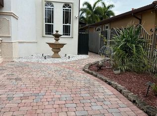 16241 SW 62nd Ter, Miami, FL 33193