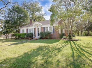 306 E Main St, Raymond, MS 39154