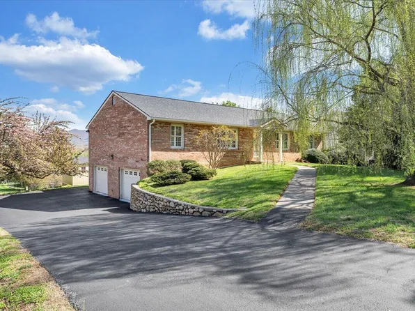 139 Winesap Rd, Roanoke, VA 24019