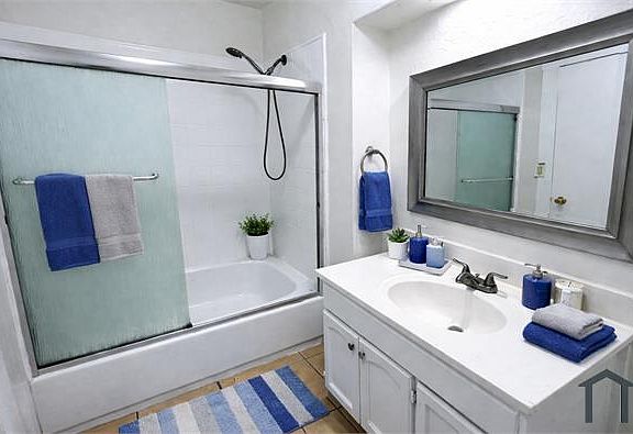 5th image of 943 Chestnut Ave #943