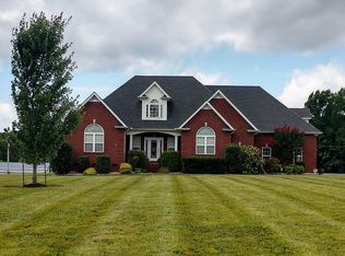 223 Calvert Ridge Rd, Westmoreland, TN 37186
