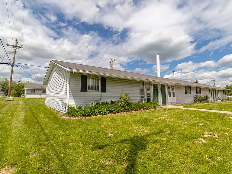 7401 N Moberly Dr #B — Photo 1