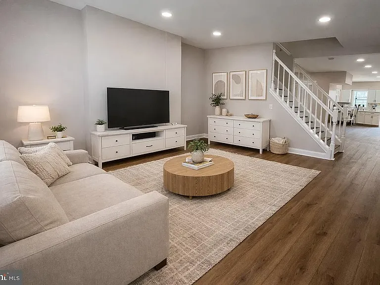 2317 E Fayette St — Photo 4