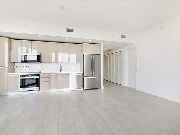 5th image of 2000 Metropica Way #2404