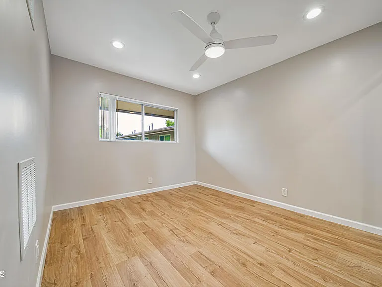720 E Mountain St #15 — Photo 6