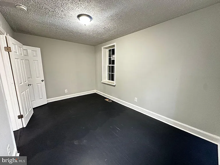4632 Hillside Rd SE — Photo 12
