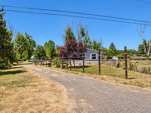 1245 Davanna Dr, Eagle Point, OR 97524