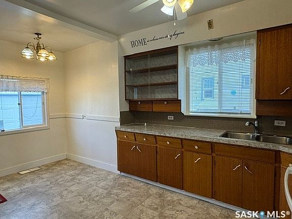 5th image of 826 10th Street
