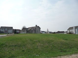 391 Teaberry Ct, Roscoe, IL 61073