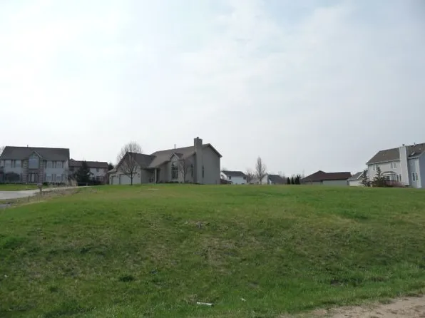 391 Teaberry Ct, Roscoe, IL 61073