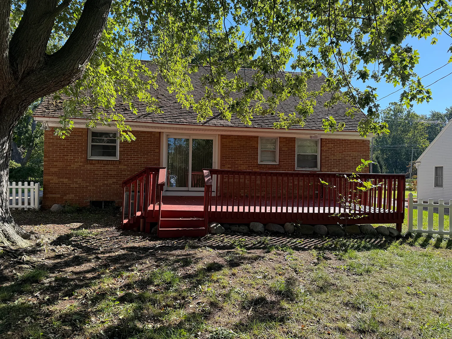3 bed, 2016 sqft, $1,700 — Photo 4