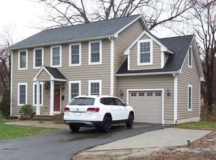 12 Oakwood Dr, Longmeadow, MA 01106