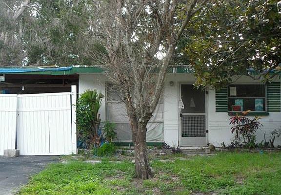 4th image of 1420 Poinciana Dr