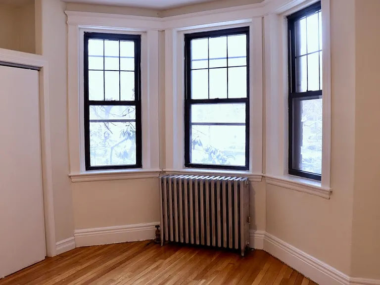 56 Queensberry St #7 — Photo 1