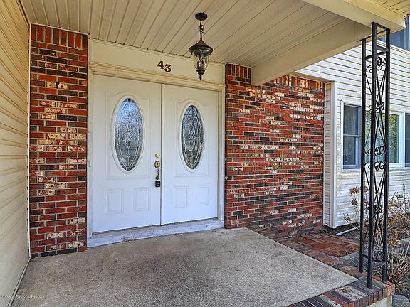 3rd image of 43 Redwood Dr