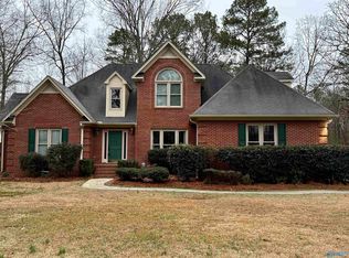 530 Westminster Dr, Rainbow City, AL 35906