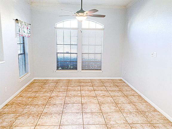 5th image of 11423 Meadow Joy Dr