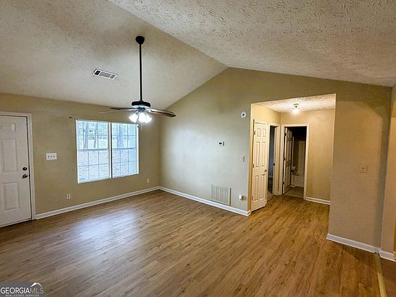 5th image of 122 Oriole Dr