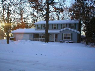 2784 S Le Capitaine Cir, Green Bay, WI 54302