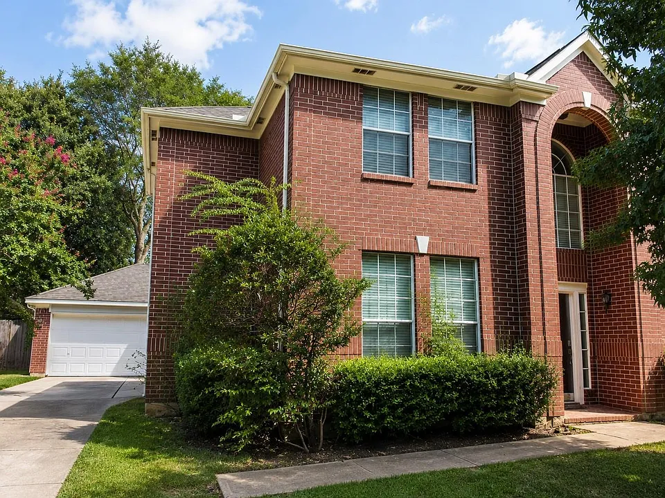 2723 Wisteria Walk