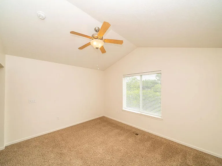 Lynbrook Apartments and Townhomes — Photo 92