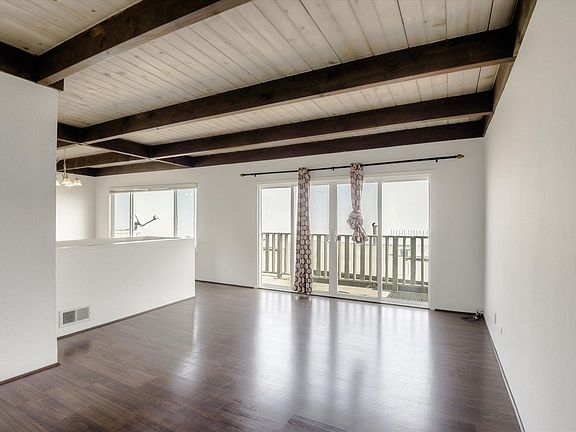 3rd image of 821 Burnett Ave APT 5