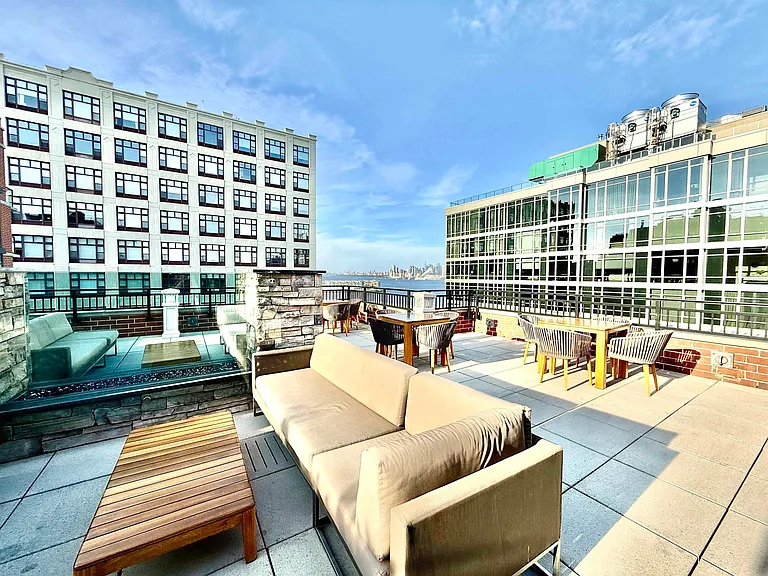 1400 Hudson St #510 — Photo 18